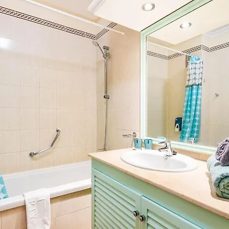 Azzurro Vibe With Ocean Sight In Heated Pool Complex - Tropical Dream Apartment *